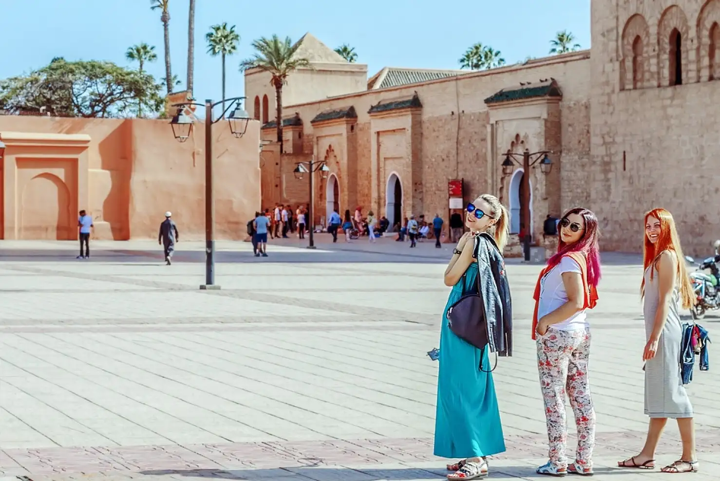 What-should-Female-Tourists-Wear-in-Morocco-Dressing-modestly.webp